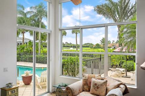 9054 Lakes Boulevard, West Palm Beach FL - photo 15 of 57