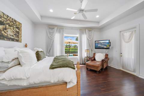 9054 Lakes Boulevard, West Palm Beach FL - photo 17 of 57