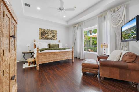 9054 Lakes Boulevard, West Palm Beach FL - photo 16 of 57