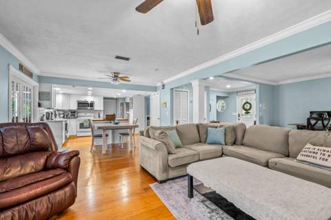 330 NE Town Terrace, Jensen Beach FL - photo 9 of 40