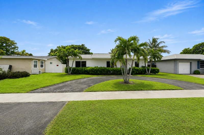 4 bedroom Single Family Residence at 7804 SW 6th Court, North Lauderdale Village Sec 4, North Lauderdale — photo 5
