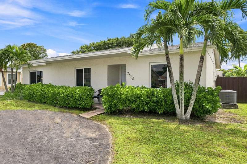 4 bedroom Single Family Residence at 7804 SW 6th Court, North Lauderdale Village Sec 4, North Lauderdale — photo 4