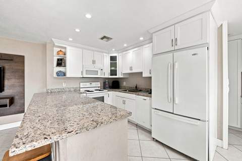 7804 SW 6th Court, North Lauderdale FL - photo 10 of 26