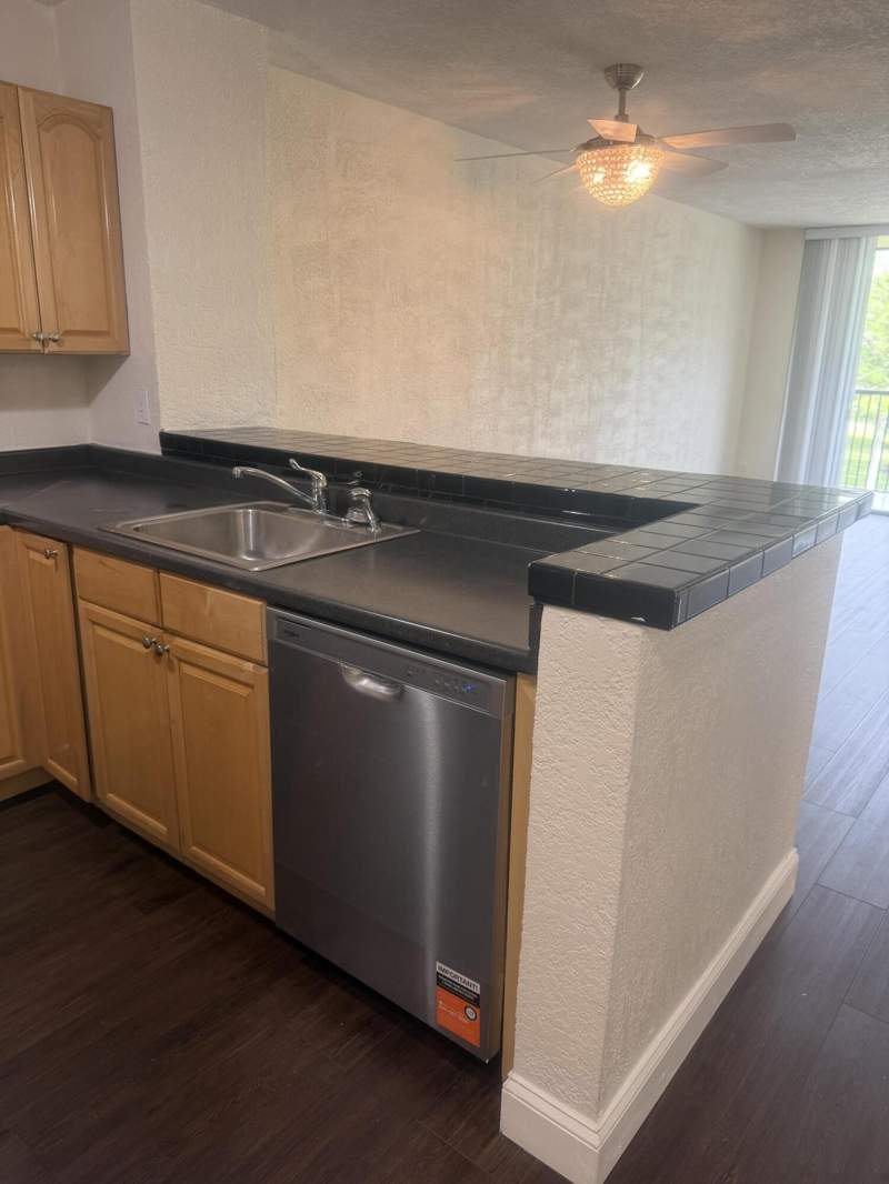1 bedroom Condominium at 7710 NW 50th Street #304, Cascades Of Lauderhill 2 Condo, Lauderhill — photo 4