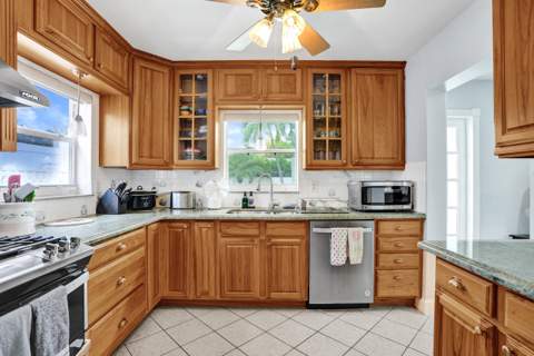 3207 Leigh Road, Pompano Beach FL - photo 18 of 71
