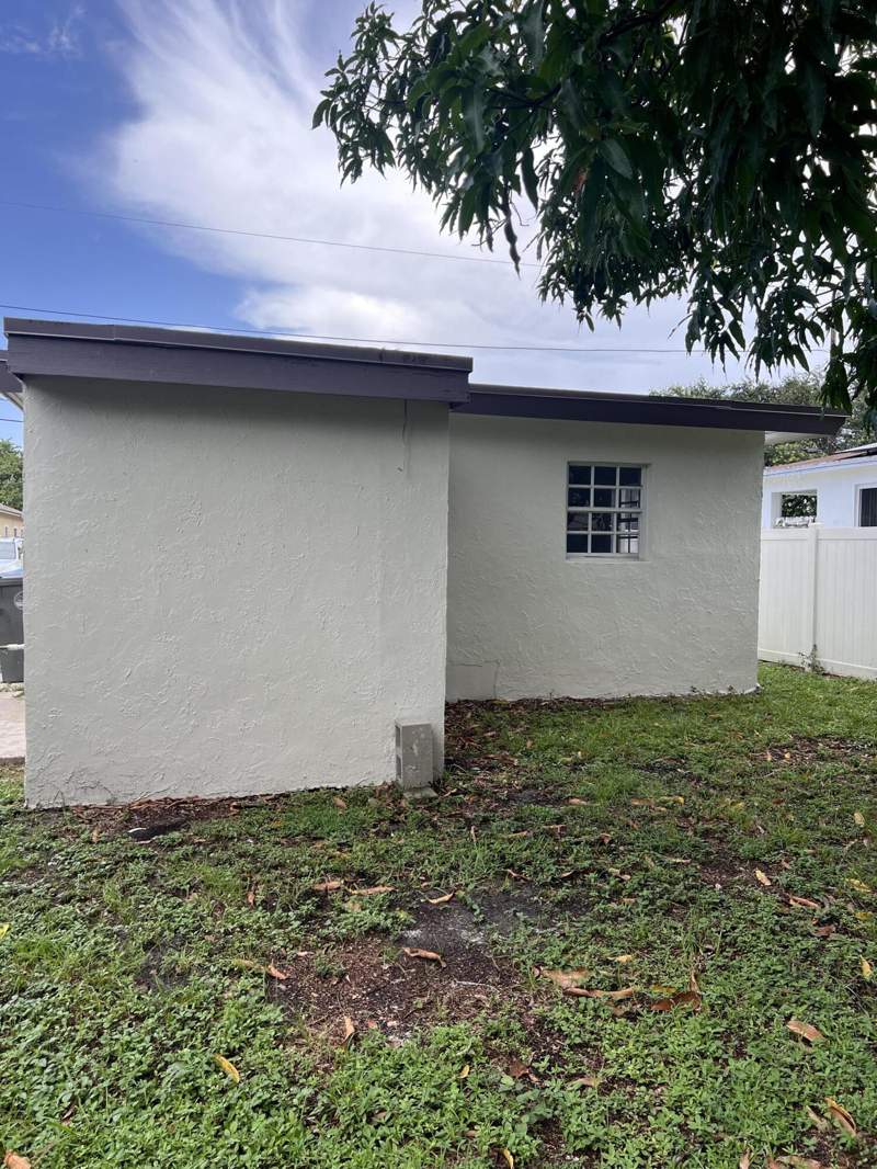2 bedroom Single Family Residence at 5012 SW 22nd Street, Carver Ranches Rev Plat, West Park — photo 4