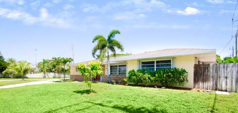 891 Lyndon Drive, Lantana FL - photo 10 of 47