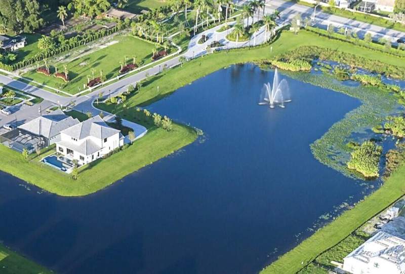 5 bedroom Single Family Residence at 4968 Caladium Way #Livingston 4, Marigold, Davie — photo 4