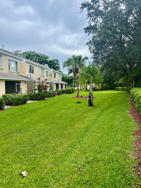 7844 Dixie Beach Circle, Tamarac FL - photo 24 of 28