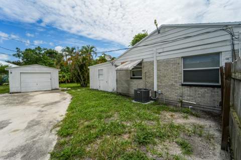 1007 Charles Street, West Palm Beach FL - photo 15 of 37
