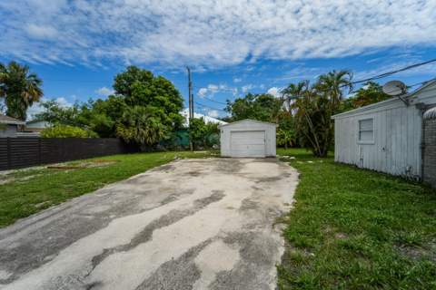 1007 Charles Street, West Palm Beach FL - photo 16 of 37