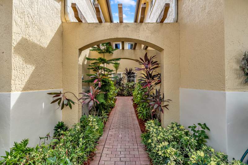 3 bedroom Townhouse at 5725 NW 120th Avenue, Heron Bay South, Coral Springs — photo 5