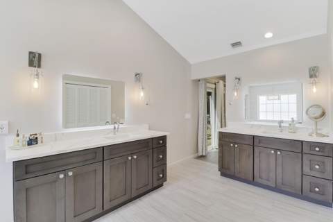 815 N E Stokes Terrace, Jensen Beach FL - photo 13 of 52