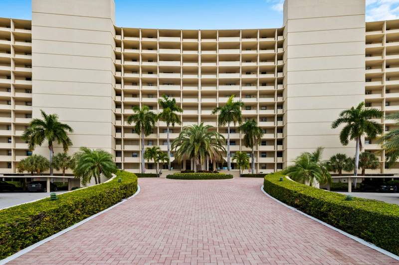 2 bedroom Condominium at 134 Lakeshore Drive #814, Old Port Cove Condo Two, North Palm Beach — photo 3