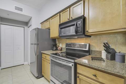8303 Myrtlewood Circle, Palm Beach Gardens FL - photo 7 of 31