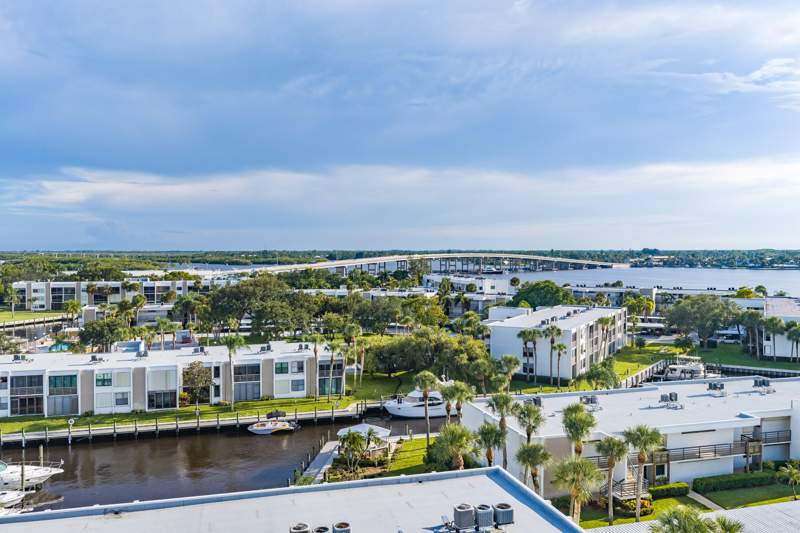1 bedroom Condominium at 1950 SW Palm City Road #6-207, Circle Bay Yacht Club Condo, Stuart — photo 5