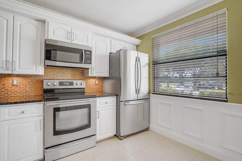 2 bedroom Condominium at 6073 Balboa Circle #105, Whitehall Condo At Camino Real, Boca Raton — photo 4