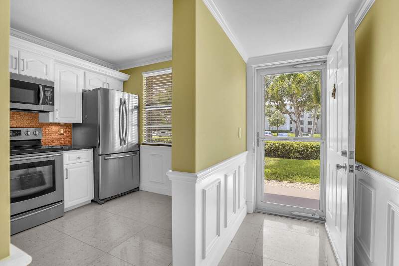 2 bedroom Condominium at 6073 Balboa Circle #105, Whitehall Condo At Camino Real, Boca Raton — photo 5