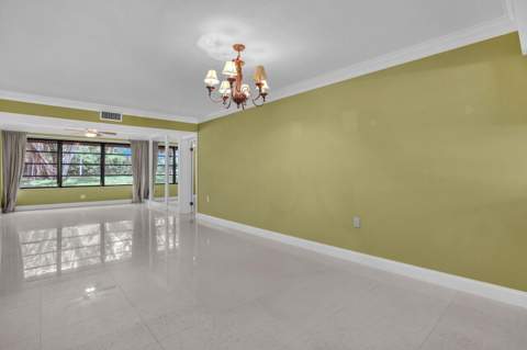 6073 Balboa Circle #105, Boca Raton FL - photo 7 of 22