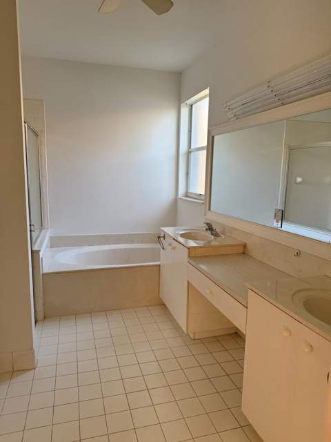 10724 ROYAL CARIBBEAN Circle, Boynton Beach FL - photo 22 of 42