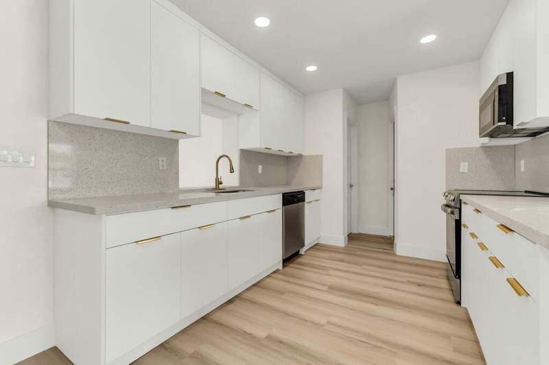 3 bedroom Single Family Residence at 6340 Liberty Street, Driftwood Plaza No 3, Hollywood — photo 4