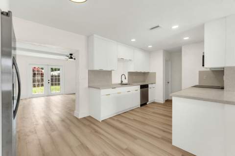 6340 Liberty Street, Hollywood FL - photo 9 of 32