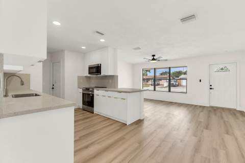 6340 Liberty Street, Hollywood FL - photo 10 of 32