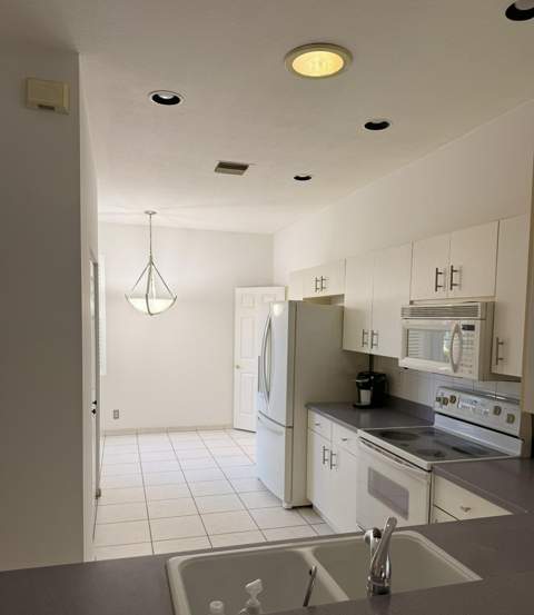10724 ROYAL CARIBBEAN Circle, Boynton Beach FL - photo 7 of 42