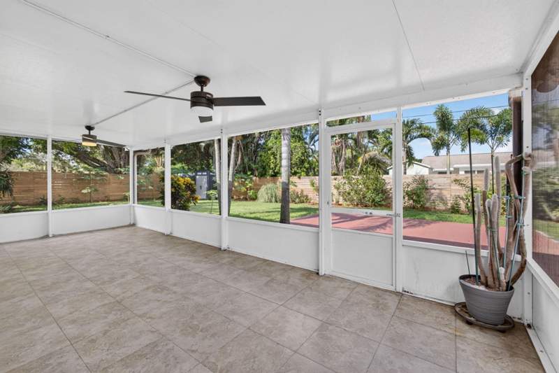4 bedroom Single Family Residence at 502 Circle, Brentwood, Jupiter — photo 4