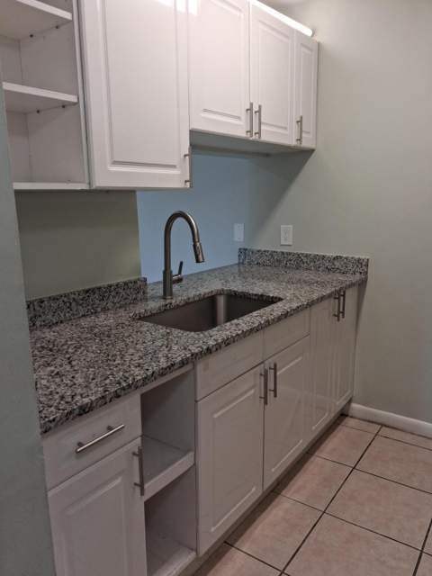 1822 Abbey Road #108, West Palm Beach FL - photo 9 of 16