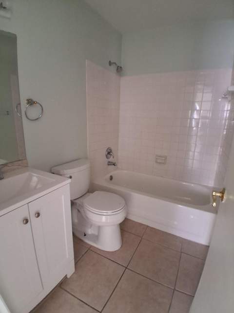 1822 Abbey Road #108, West Palm Beach FL - photo 12 of 16