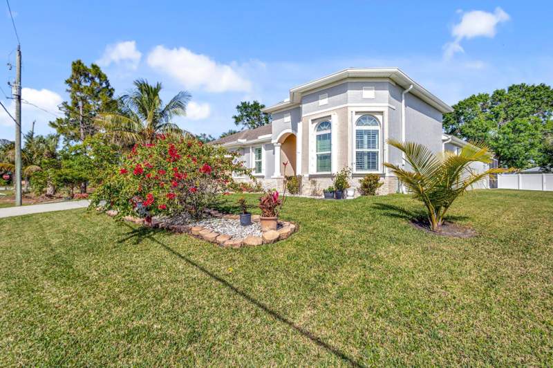 5 bedroom Single Family Residence at 2621 SW Feather Terrace, Port St Lucie Section 14, Port St. Lucie — photo 2