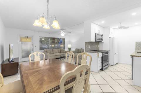 1145 Cambridge G, Deerfield Beach FL - photo 8 of 56