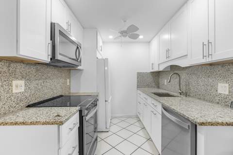1145 Cambridge G, Deerfield Beach FL - photo 9 of 56