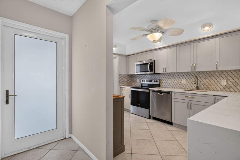2 bedroom Condominium at 2731 NE 14th St Causeway #702, Garden-Aire Village, Pompano Beach — photo 2