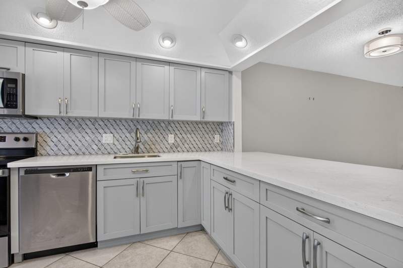 2 bedroom Condominium at 2731 NE 14th St Causeway #702, Garden-Aire Village, Pompano Beach — photo 4