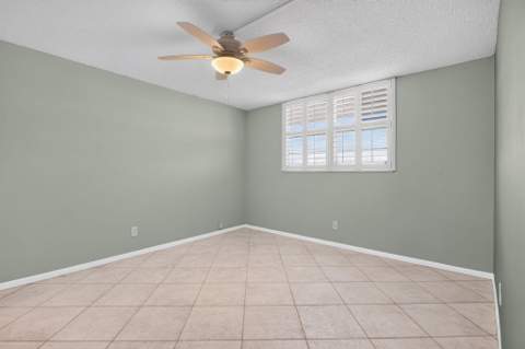 2731 NE 14th St Causeway #702, Pompano Beach FL - photo 11 of 39