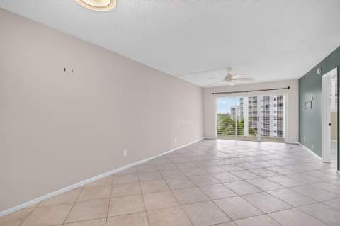 2731 NE 14th St Causeway #702, Pompano Beach FL - photo 12 of 39