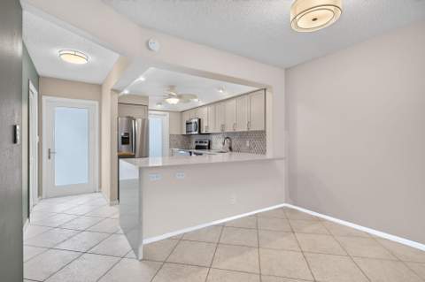 2731 NE 14th St Causeway #702, Pompano Beach FL - photo 15 of 39