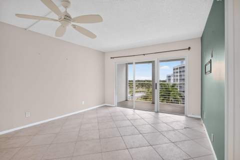 2731 NE 14th St Causeway #702, Pompano Beach FL - photo 16 of 39