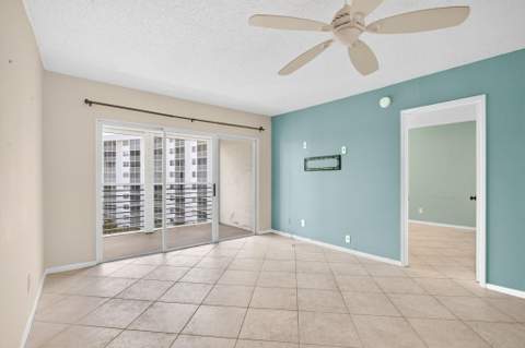 2731 NE 14th St Causeway #702, Pompano Beach FL - photo 17 of 39
