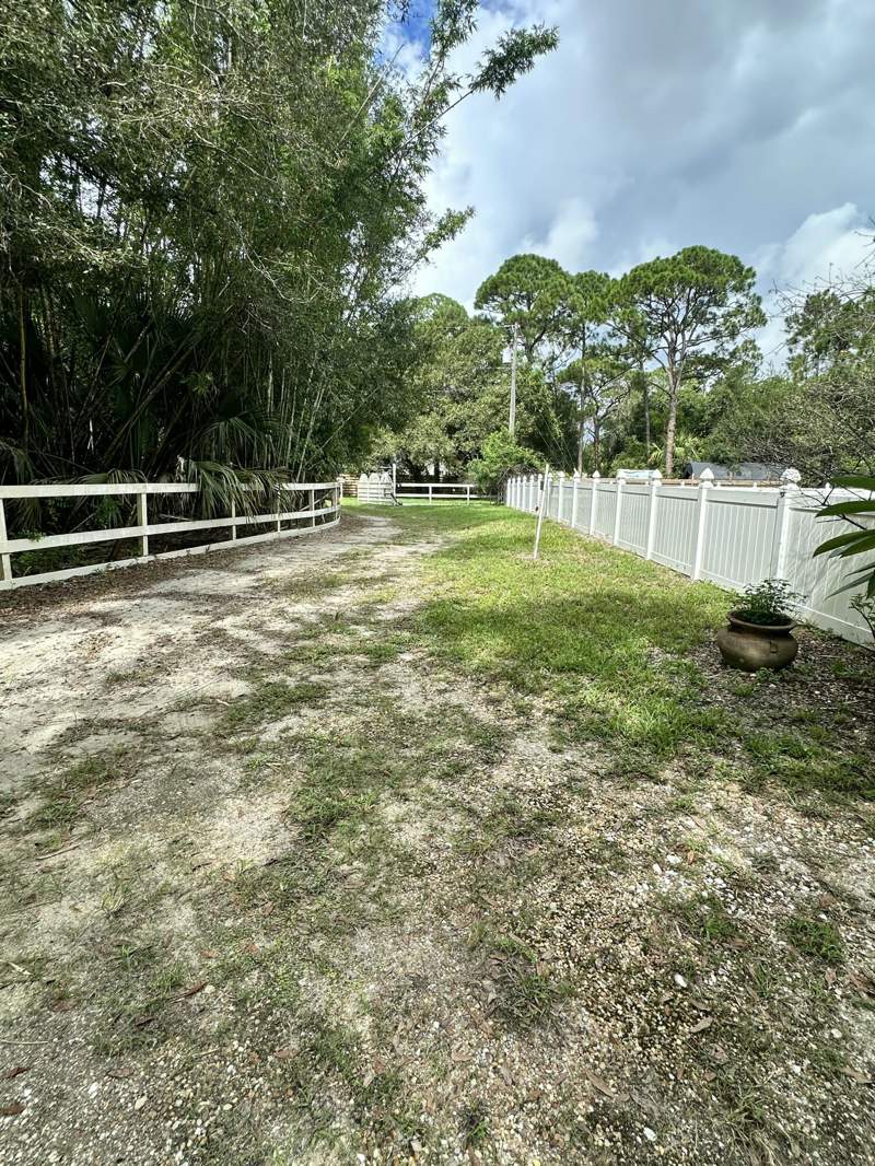 3 bedroom Single Family Residence at 1964 Jaynell Street, Metes And Bounds, Fort Pierce — photo 3
