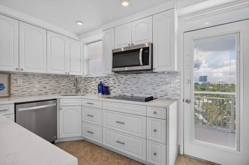 1 bedroom Condominium at 1920 S Ocean Drive #708, Atlantic Towers Co-Op, Fort Lauderdale — photo 2