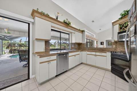 4842 SW BIMINI Circle, Palm City FL - photo 12 of 32