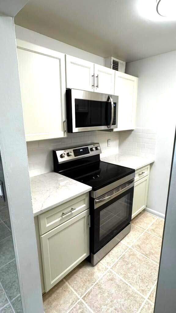 1 bedroom Condominium at 1020 Crystal Lake Drive #103, Lake Crest Condos Of Broward, Deerfield Beach — photo 2