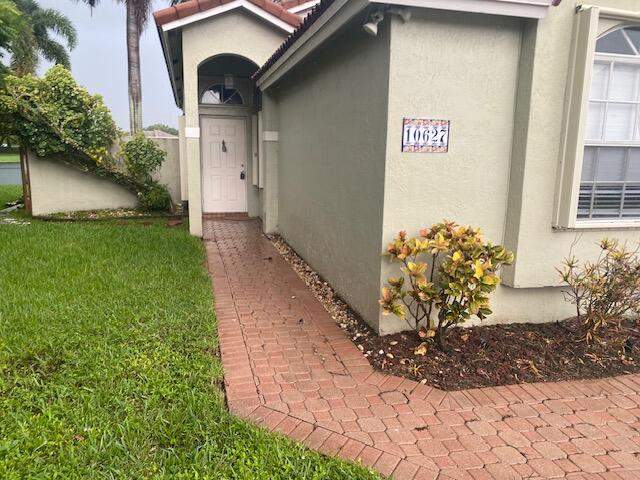 3 bedroom Single Family Residence at 10627 NW 7th Street, Pembroke Pointe Parcel, Pembroke Pines — photo 2