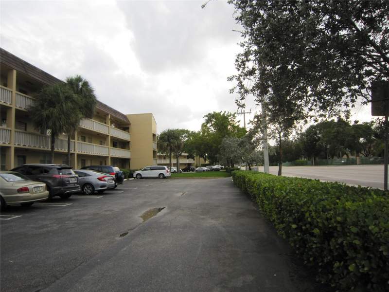 1 bedroom Condominium at 6150 NW 62nd Street #107, Bermuda Club Four Condo, Tamarac — photo 2