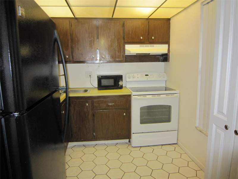 1 bedroom Condominium at 6150 NW 62nd Street #107, Bermuda Club Four Condo, Tamarac — photo 4
