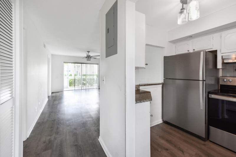 2 bedroom Condominium at 9851 Sandalfoot Boulevard #210, Sandalfoot Blvd Apts Cond Bldgs, Boca Raton — photo 2