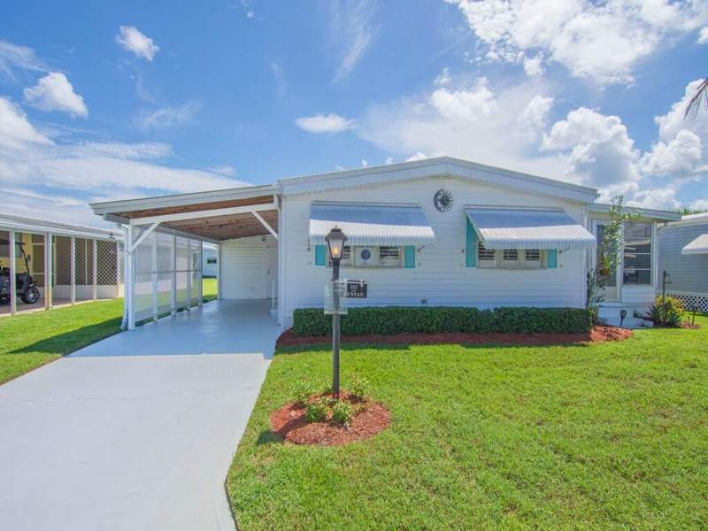2 bedroom Manufactured Home at 212 NE Forrest Court, Pinelake Village, Jensen Beach — photo 2
